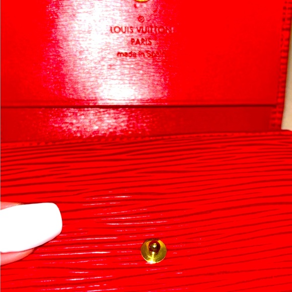 Authentic Louis Vuitton Epi Snap Wallet - Serial Code: CA0956. - Picture 4 of 8